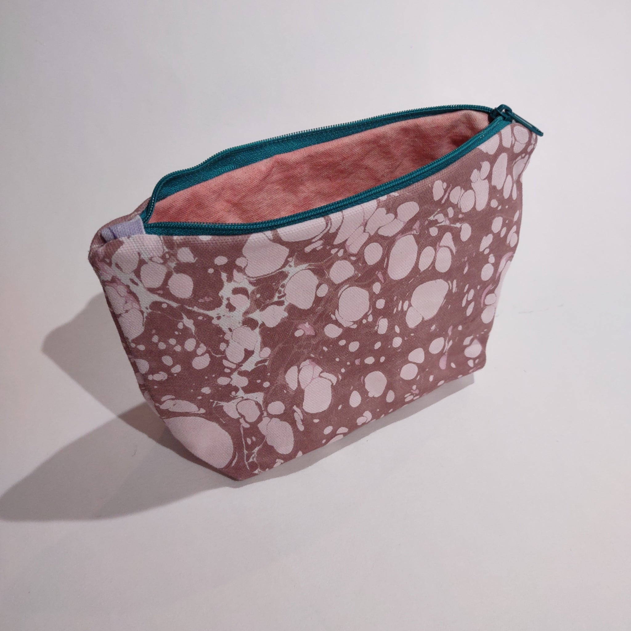 ZIPPER POUCH with pleated base