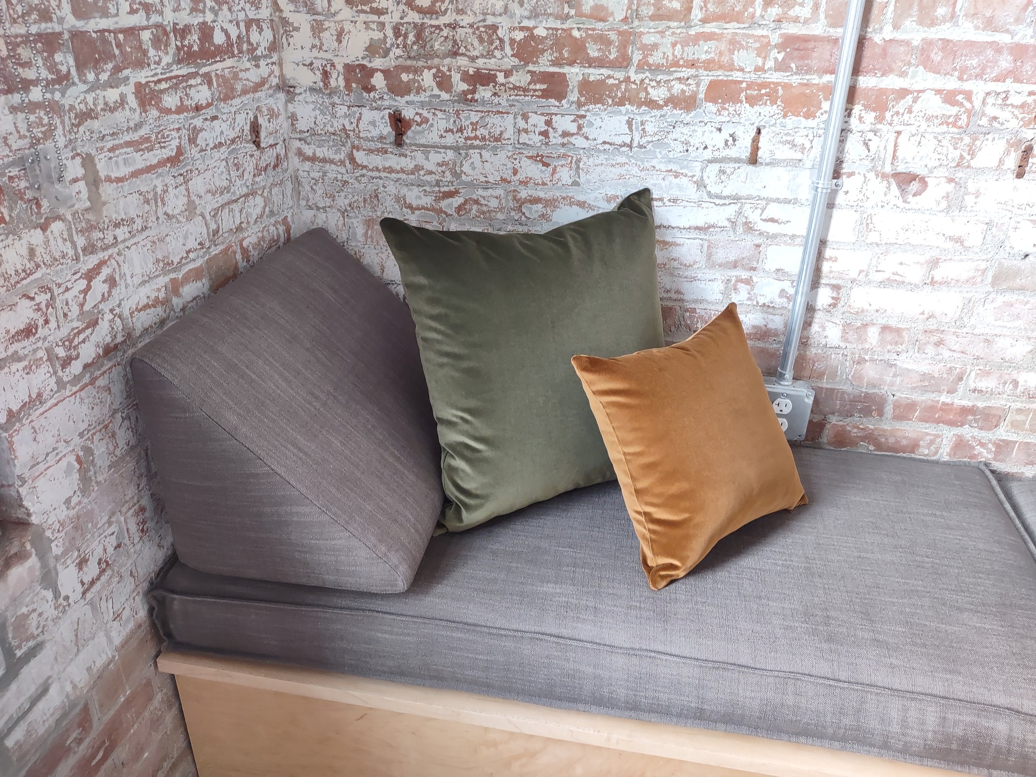 Pocket Book Factory Hotel - Hudson, NY